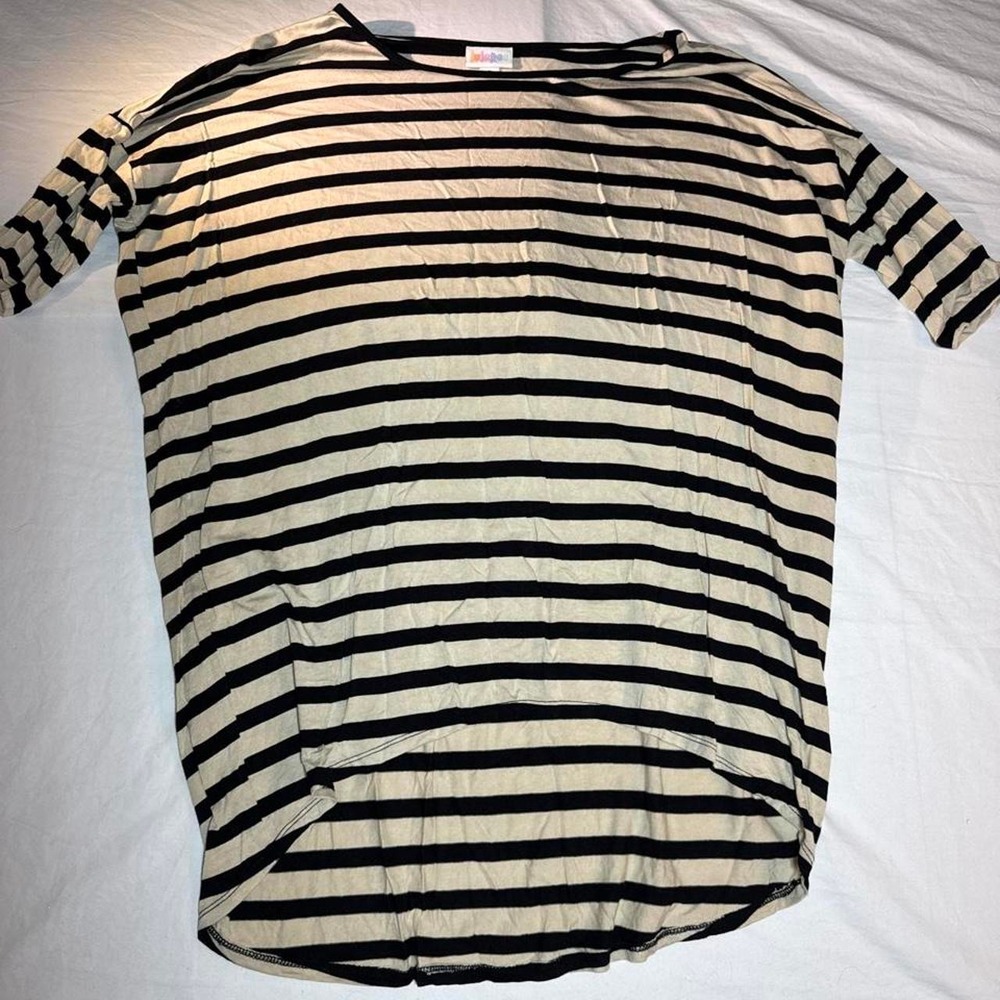 LuLaRoe black and white striped top  Size S